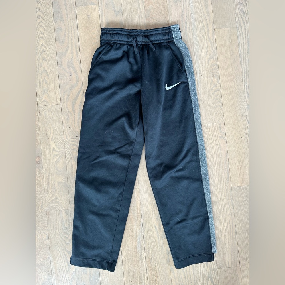 Girls black nike athletic sweatpants